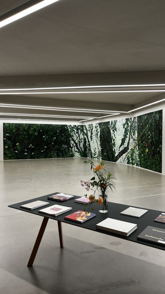 Kim Jong-hak large-scale floral exhibition hall at Johyun Gallery Busan