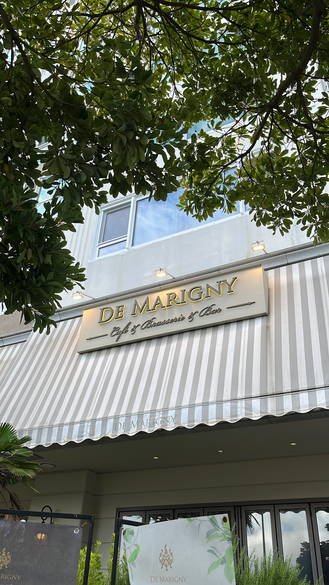 De Marigny Busan : Elegant European Brunch & Cafe Next to OPS Bakery