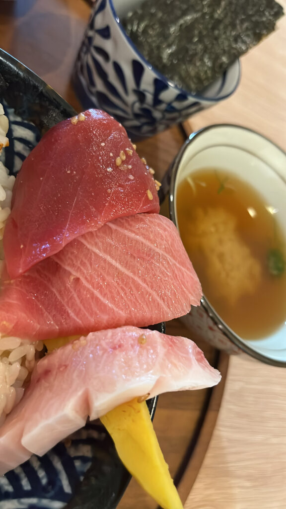 High quality fresh tuna sashimi topping at Busendong Gwangalli