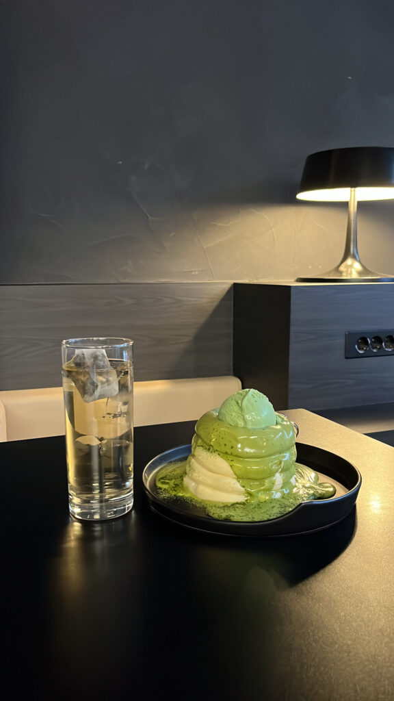 Unbent Coffee Busan - 15. Fluffy Soufflé Pancake topped with Mochi