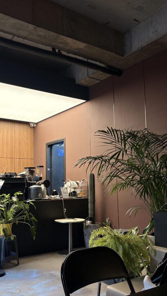 Unbent Coffee Busan - 21. Relaxing mood surrounded by plants