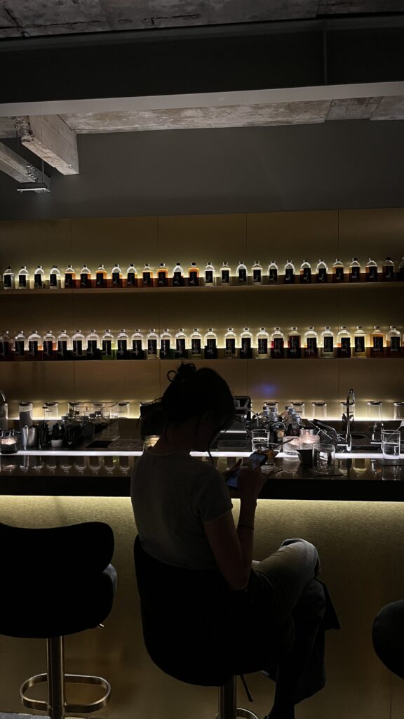Busan Cocktail Bar Corduroy Fellaz - 31. cozy-mood-lighting
