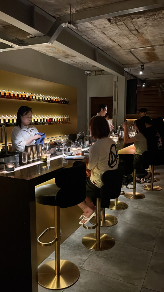 Busan Cocktail Bar Corduroy Fellaz - 4. main-bar-seating
