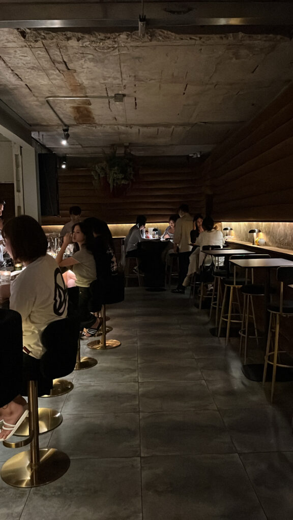 Busan Cocktail Bar Corduroy Fellaz - 5.1 table-seating