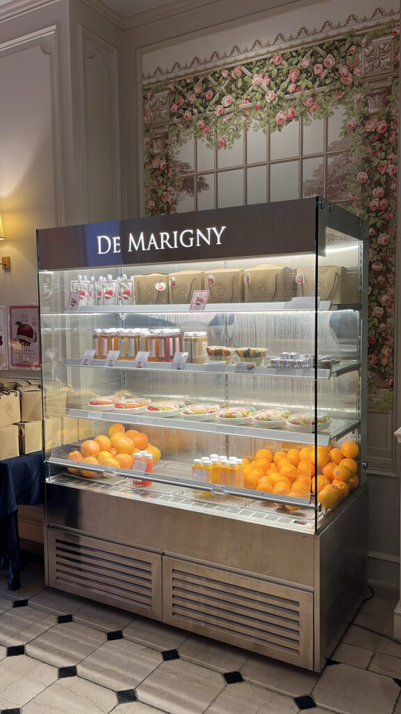 De Marigny Busan takeout showcase for salads and drinks