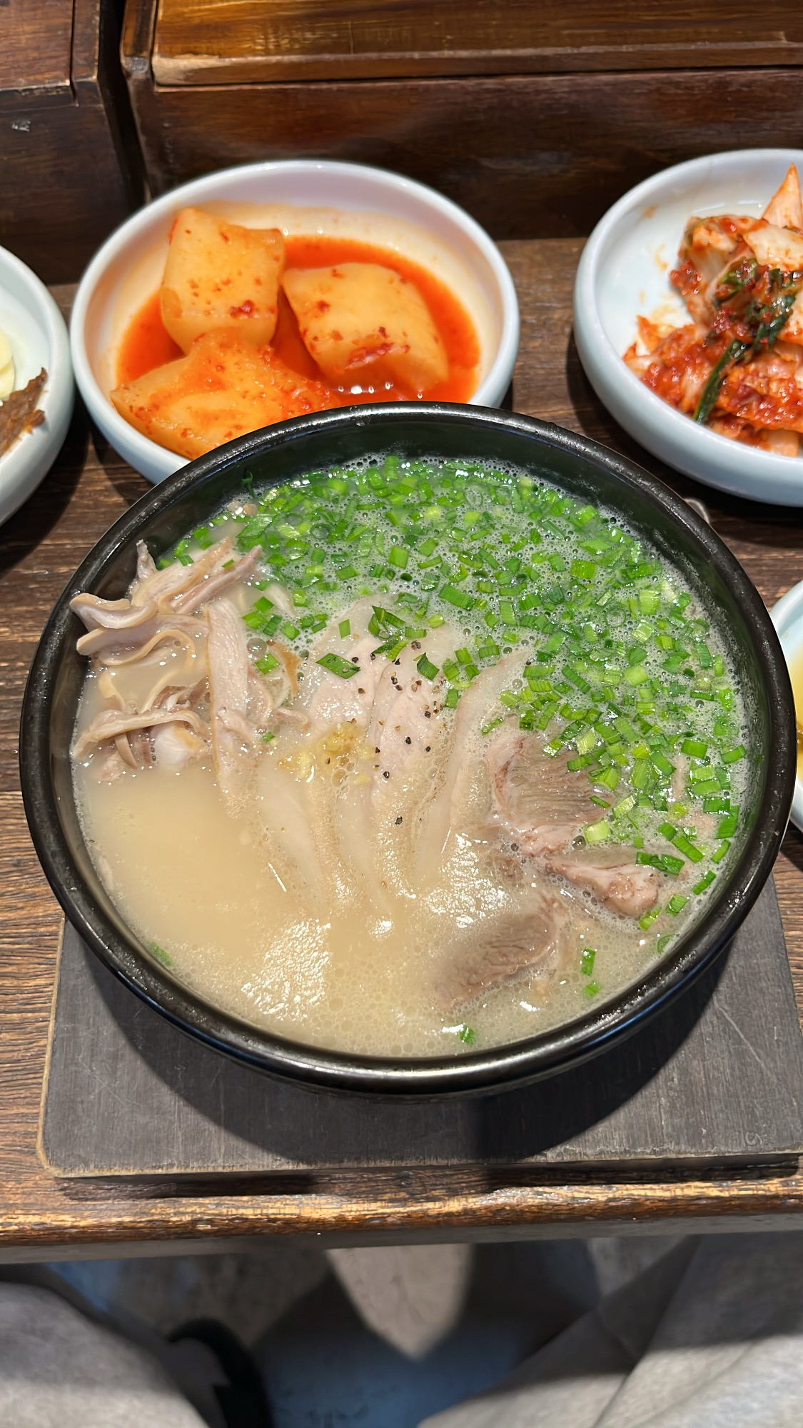 EomYongBaek Doejigukbap Haeundae: Premium Busan Pork Soup