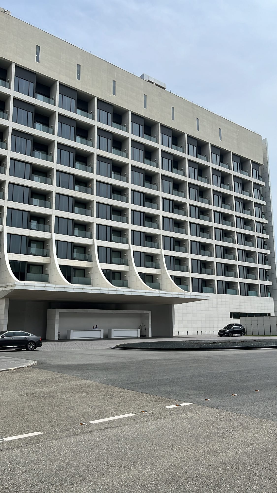 Fachada de arquitectura moderna del Ananti en la ensenada de Busan, en Gijang