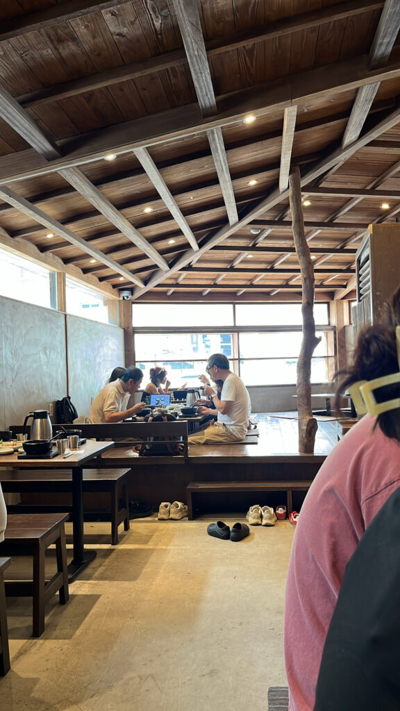 Traditional floor seating area at EomYongBaek Doejigukbap Haeundae