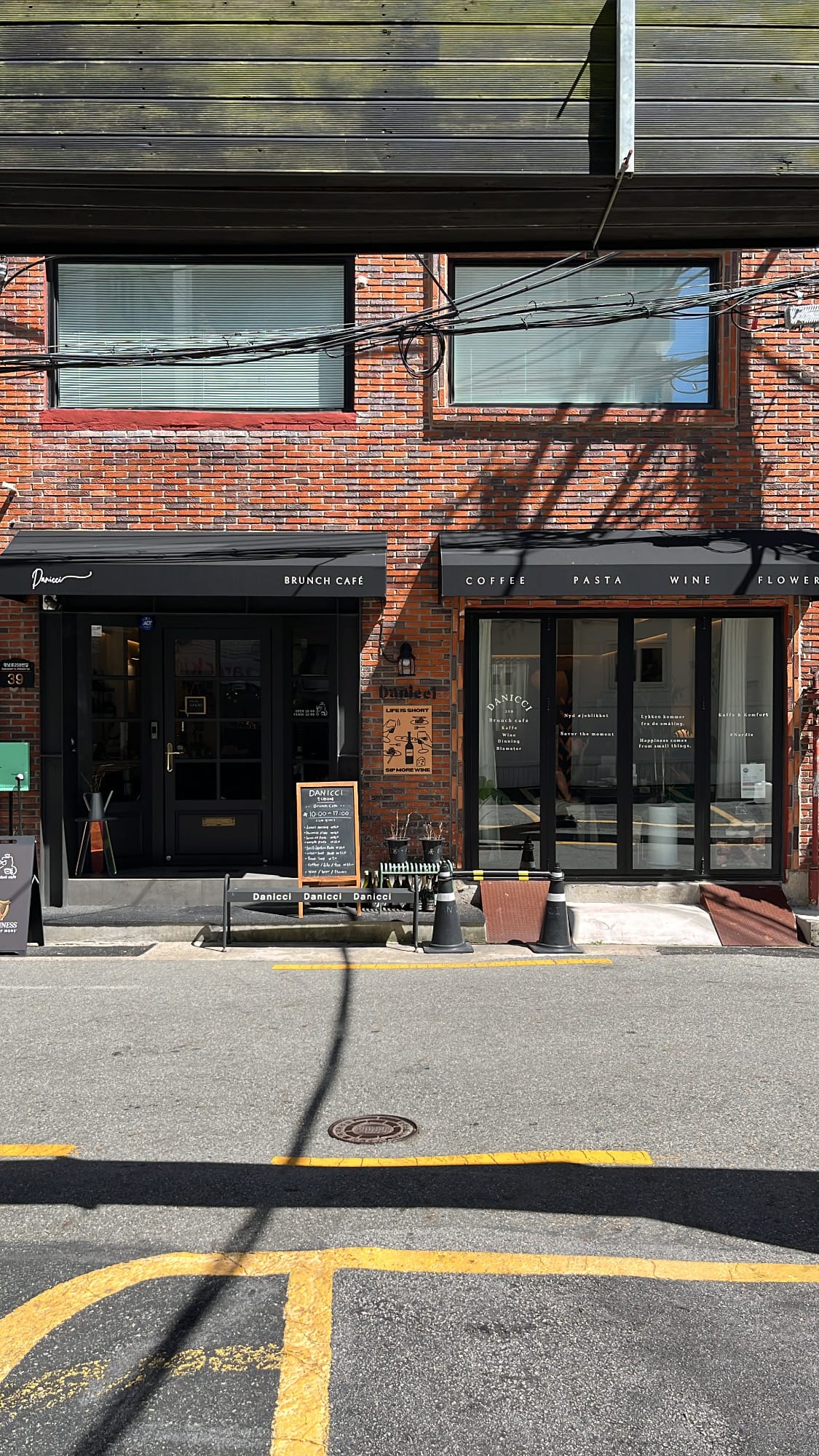 Danicci European style red-brick restaurant storefront near Gwangalli