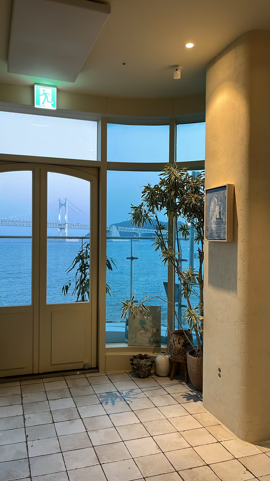 Ramsey Busan interior with Gwangan Bridge view