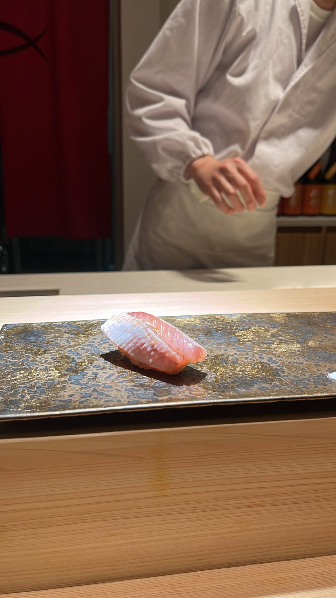 ซูชิปลาแมคเคอเรลสดที่ร้าน Sushi Nee Busan