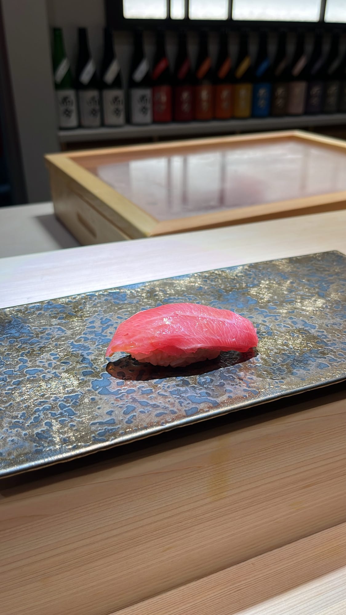 ชุดนิกิริปลาทูน่าไขมันปานกลาง Encore ที่ Sushi Nee Busan